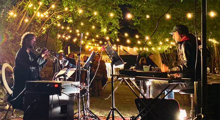 Esibizione live dei Buzz N Beats con Matteo De Angelis alla tromba e Umberto Genovese alla batteria ibrida